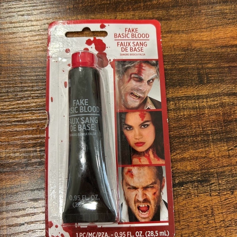 Fake Basic Blood Tube - Red Men Grooming Effect